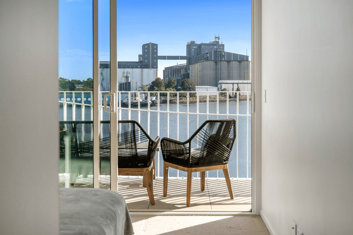 306/23 Honeysuckle Drive, Newcastle, NSW 2300