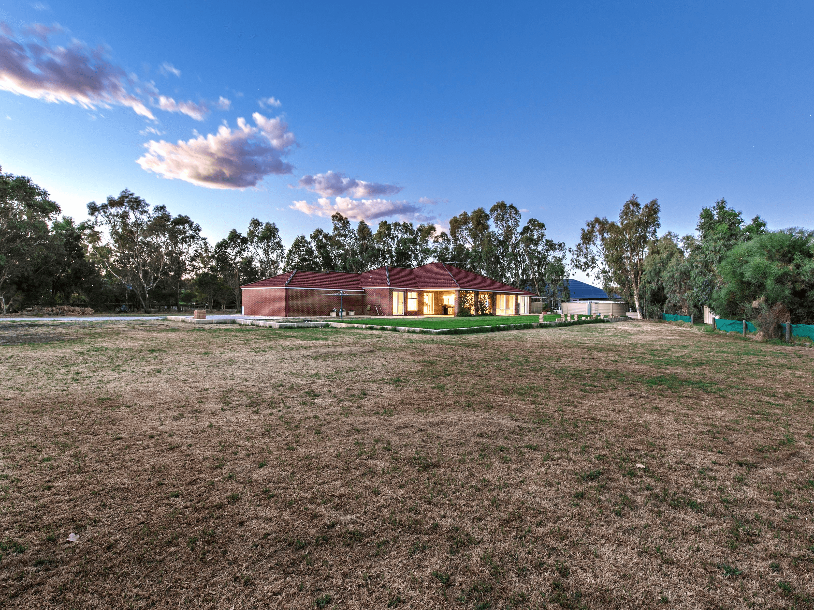 1 Fairbairn Road, SERPENTINE, WA 6125