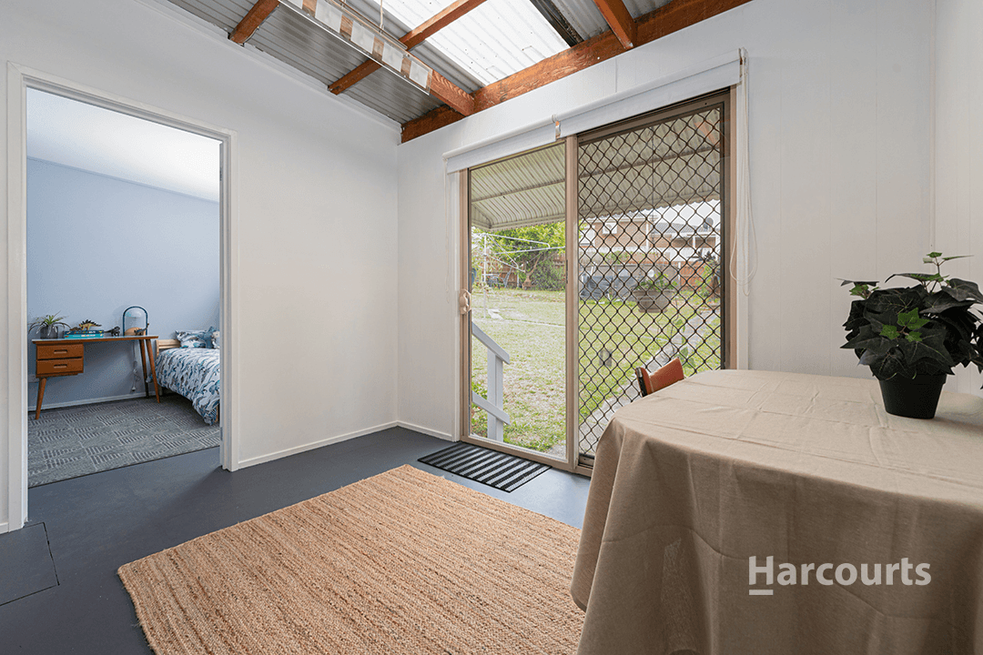 12 Almond Drive, DOVETON, VIC 3177