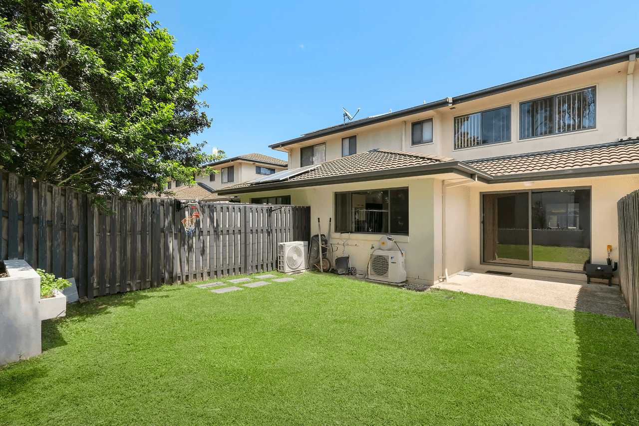 3/2 Catalina Way, UPPER COOMERA, QLD 4209