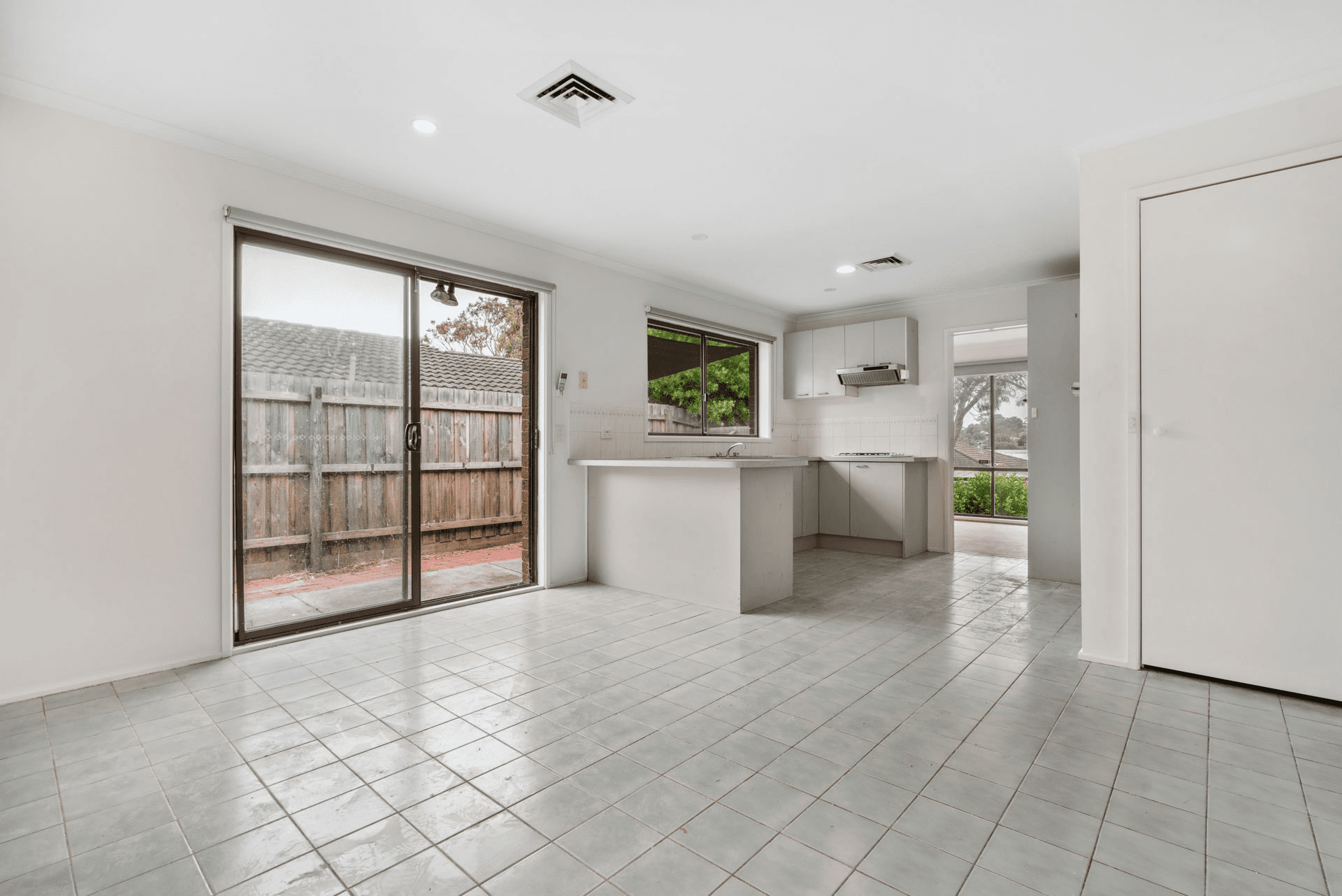 30 Leonard Drive, LANGWARRIN, VIC 3910