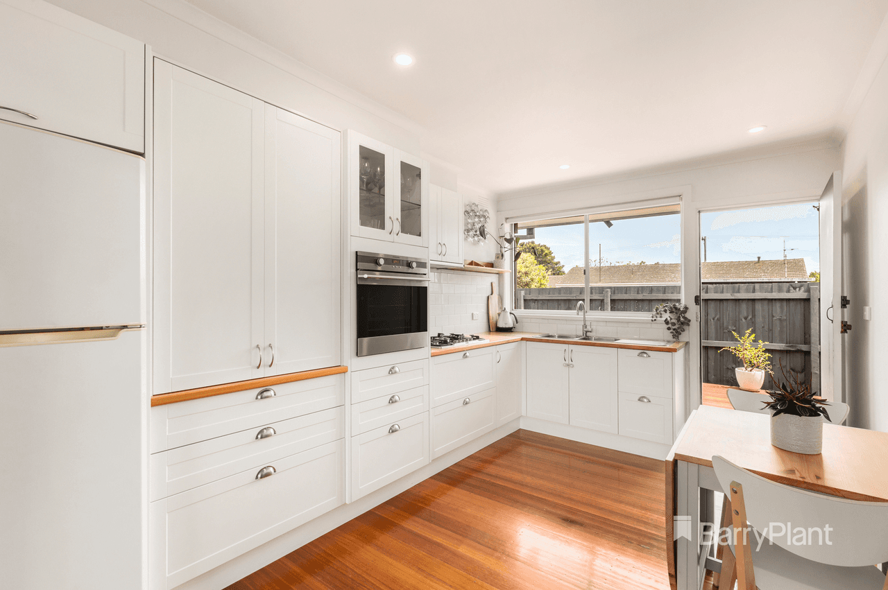 2/9 Crown Avenue, Mordialloc, VIC 3195