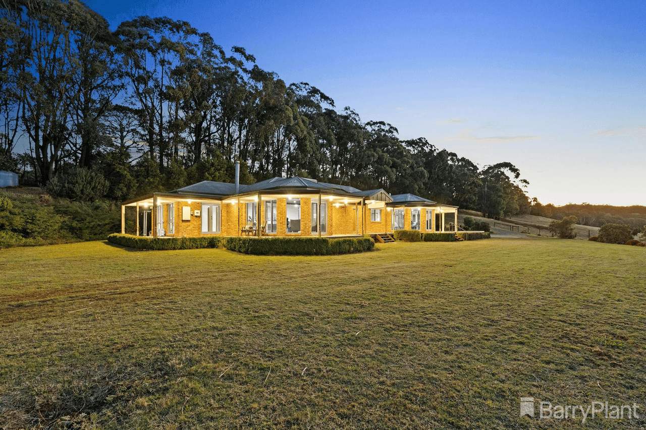 65 Evans Road, COCKATOO, VIC 3781