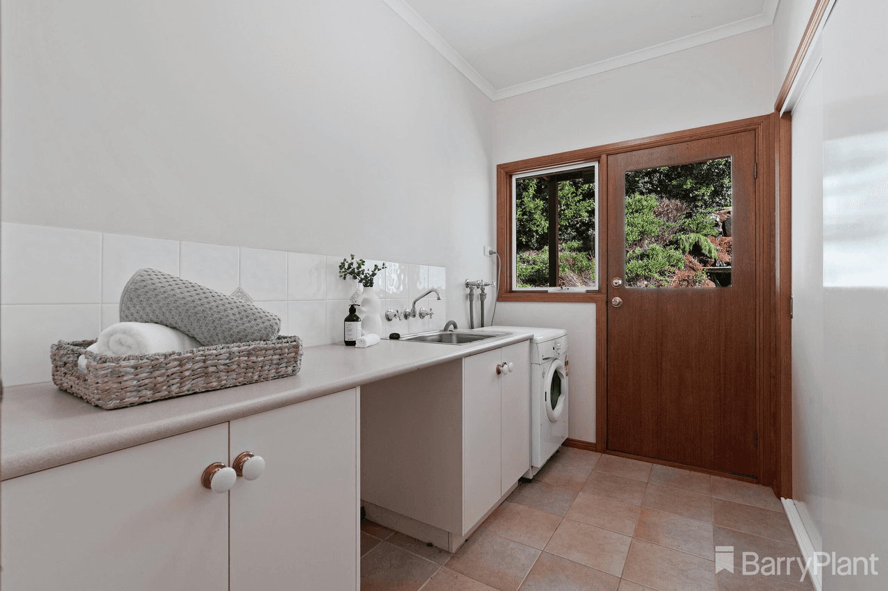 65 Evans Road, COCKATOO, VIC 3781