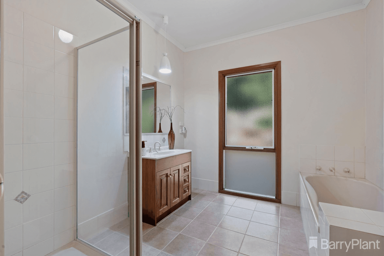 65 Evans Road, COCKATOO, VIC 3781