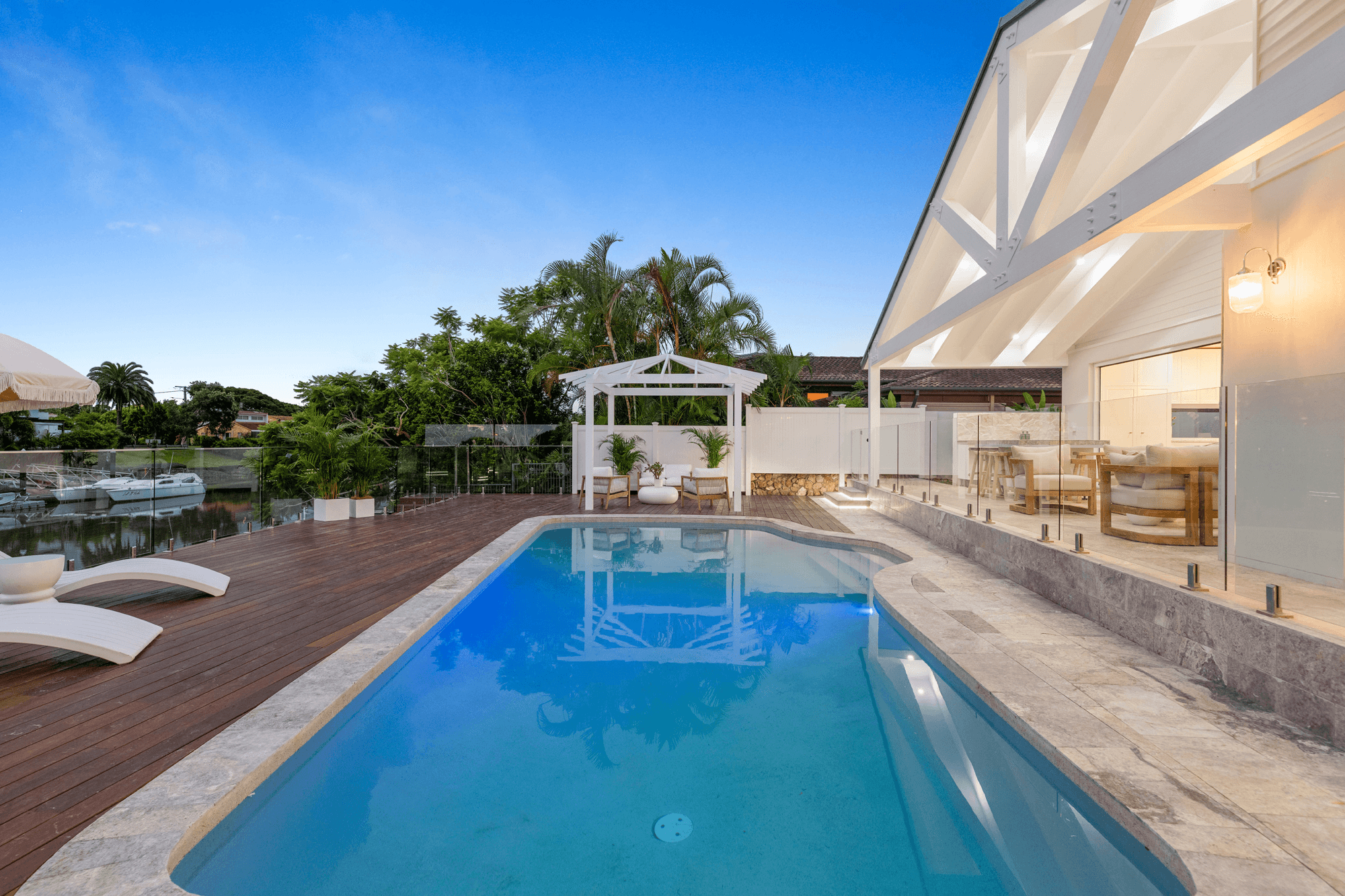 14 Gibraltar Drive, ISLE OF CAPRI, QLD 4217