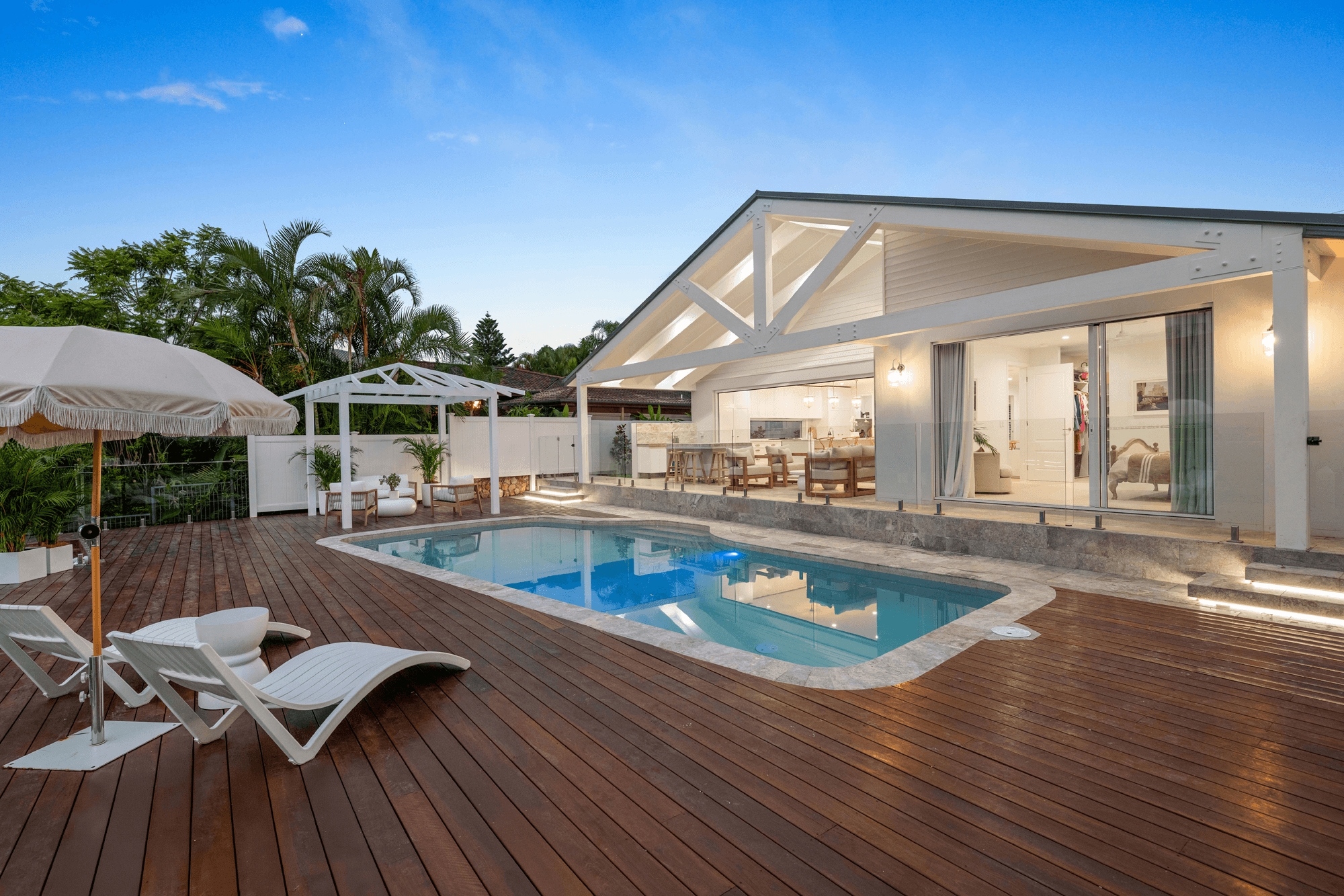 14 Gibraltar Drive, ISLE OF CAPRI, QLD 4217