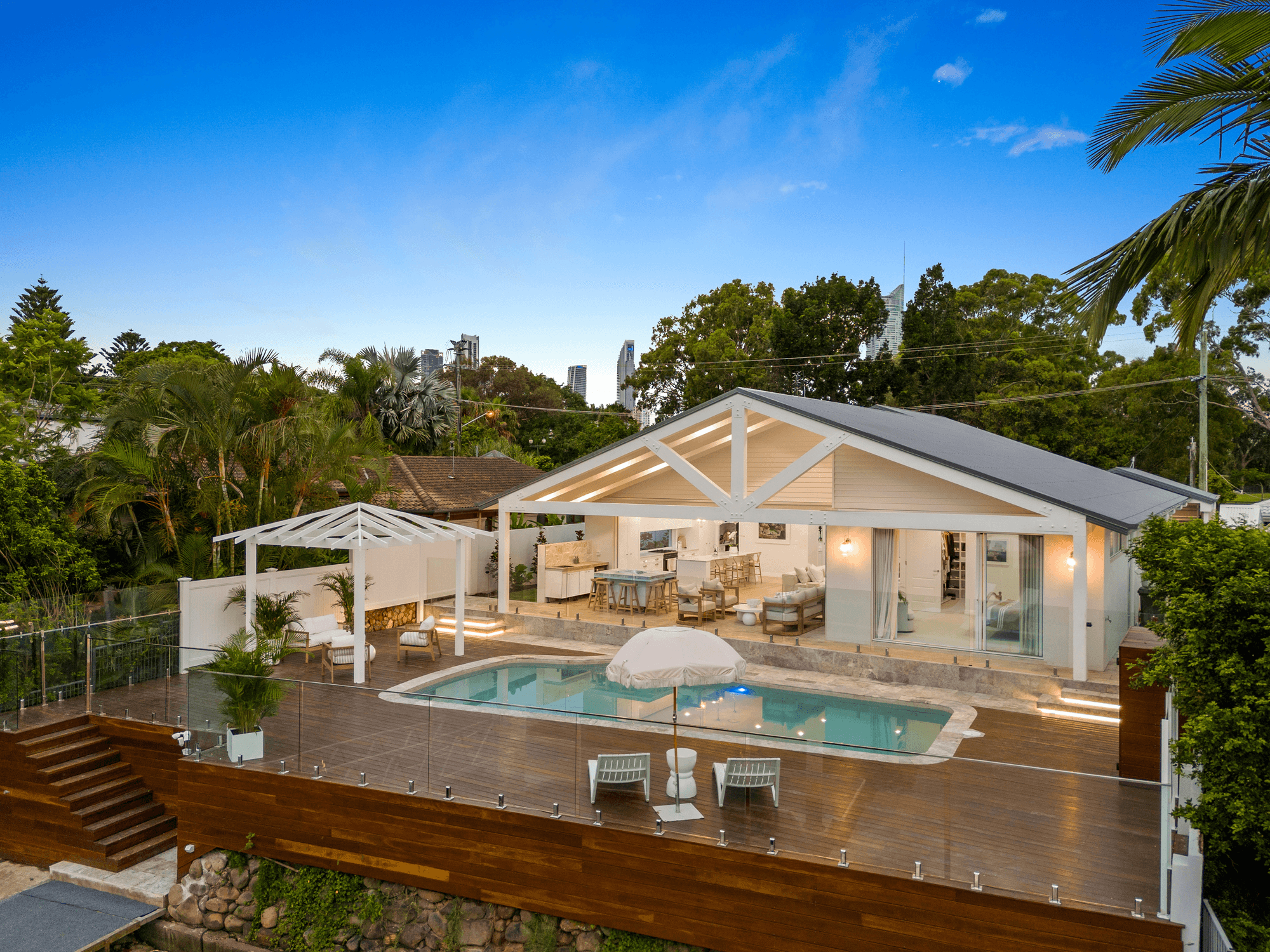 14 Gibraltar Drive, ISLE OF CAPRI, QLD 4217