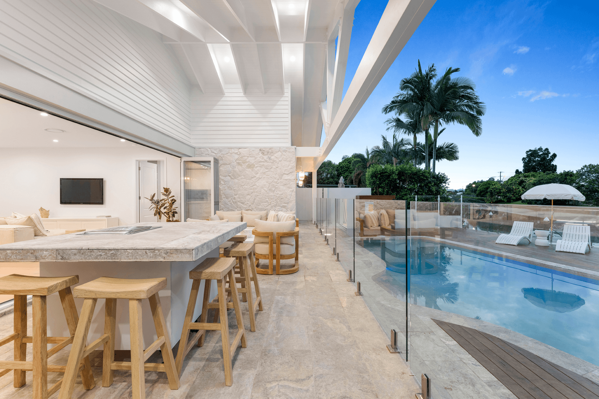 14 Gibraltar Drive, ISLE OF CAPRI, QLD 4217