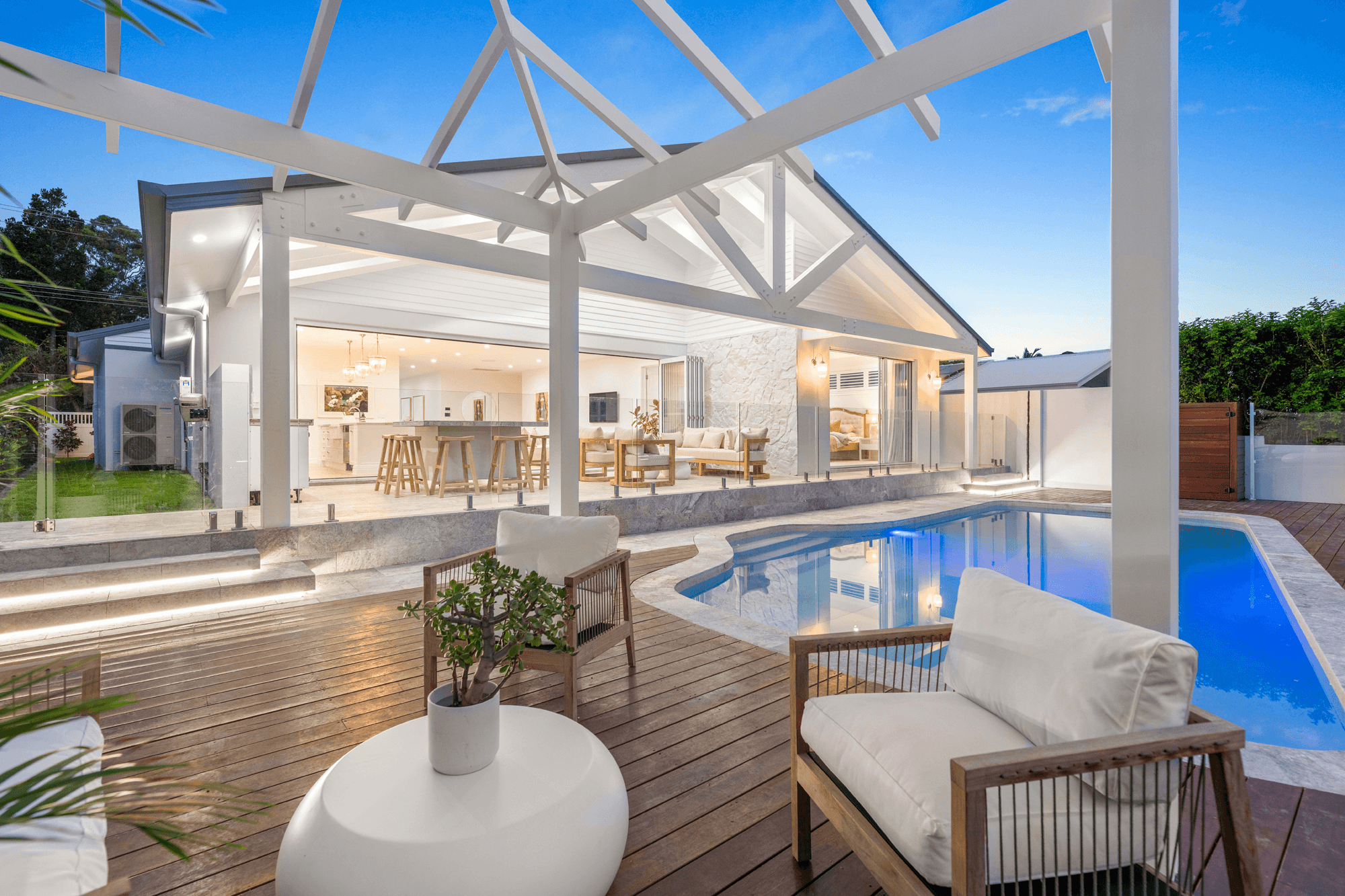 14 Gibraltar Drive, ISLE OF CAPRI, QLD 4217