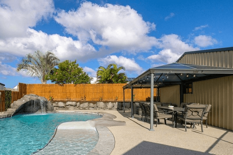 8 Creekside Esp, Cooloola Cove, QLD 4580