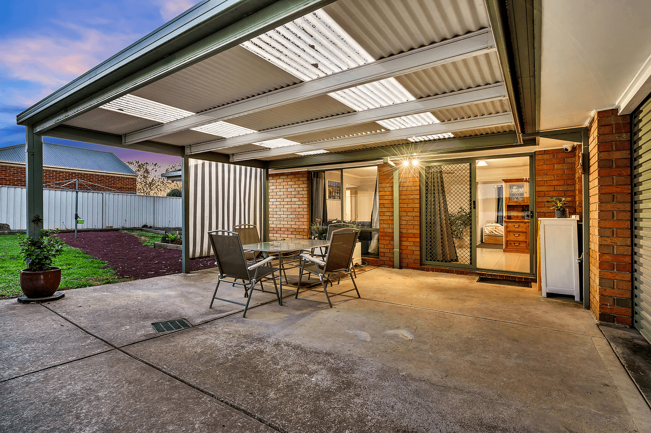 6 Willmott Drive, Craigieburn, VIC 3064