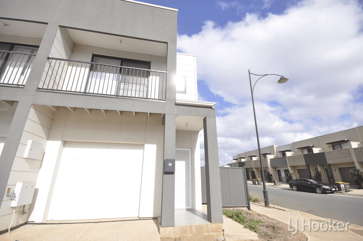 16 Adamson Street, BLAKEVIEW, SA 5114