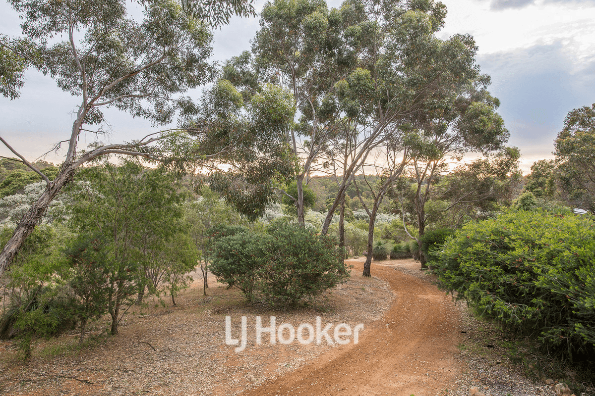 18 The Dell Retreat, YALLINGUP, WA 6282