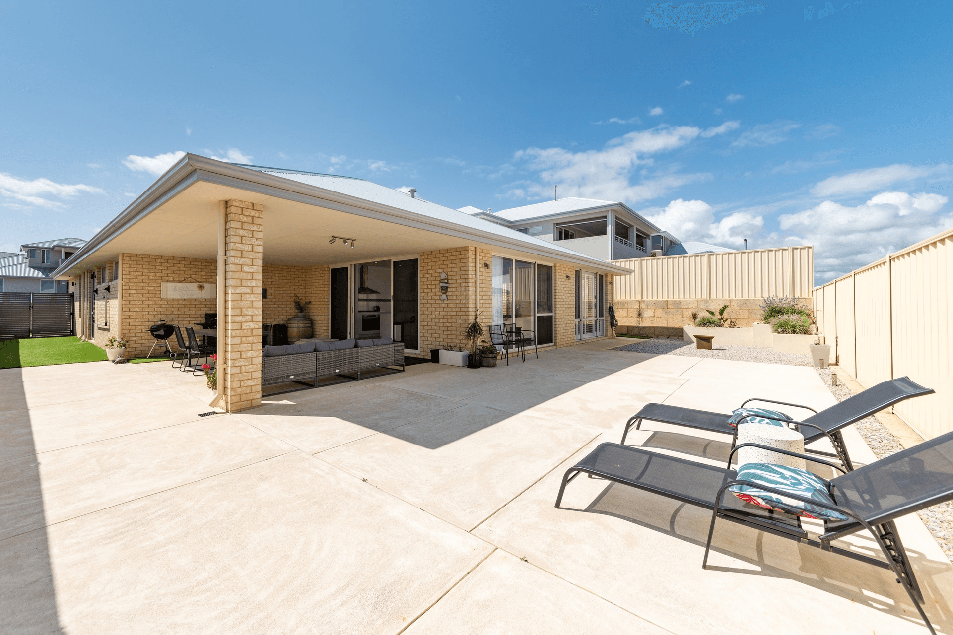 8 Lisle Road, Madora Bay, WA 6210