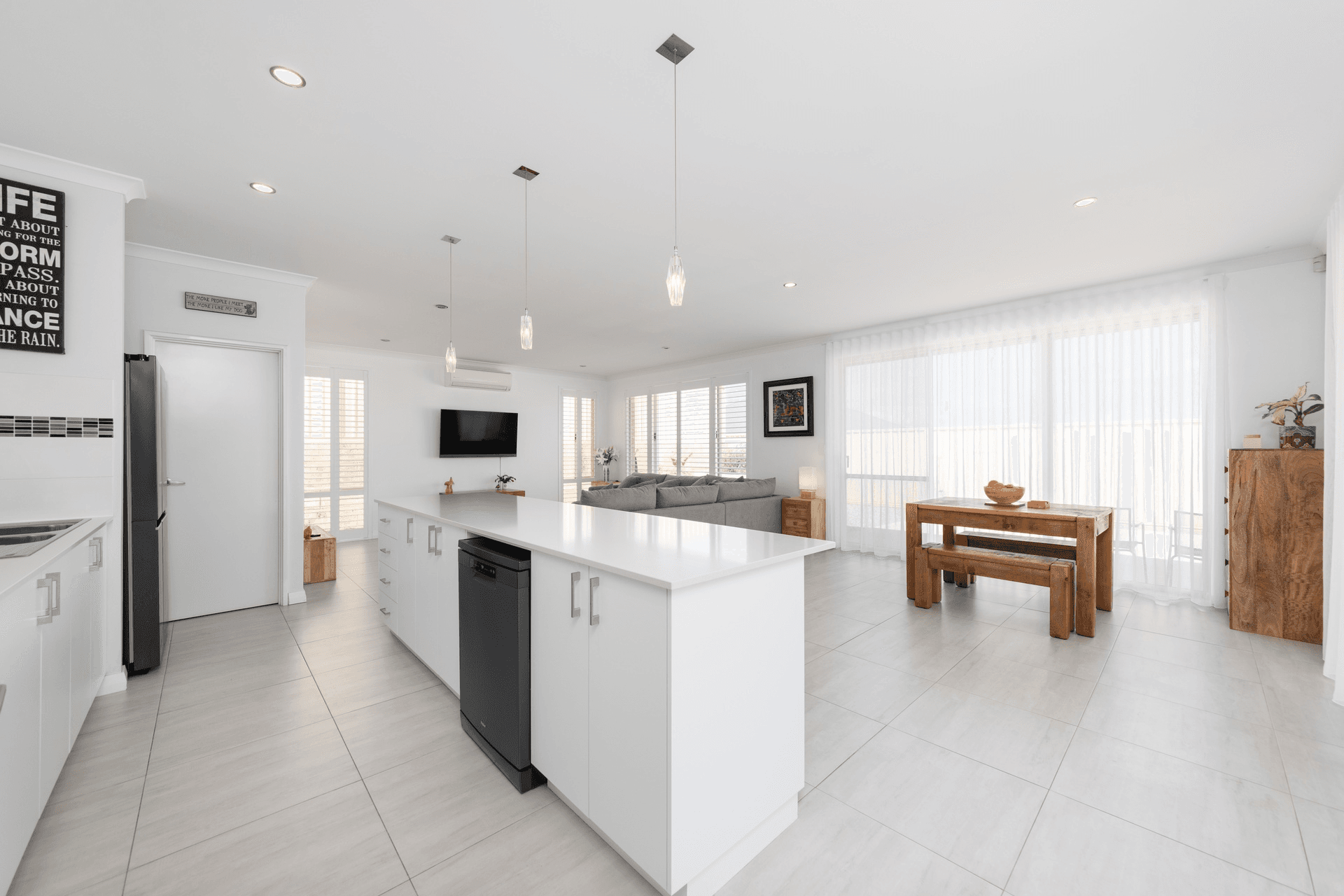 8 Lisle Road, Madora Bay, WA 6210