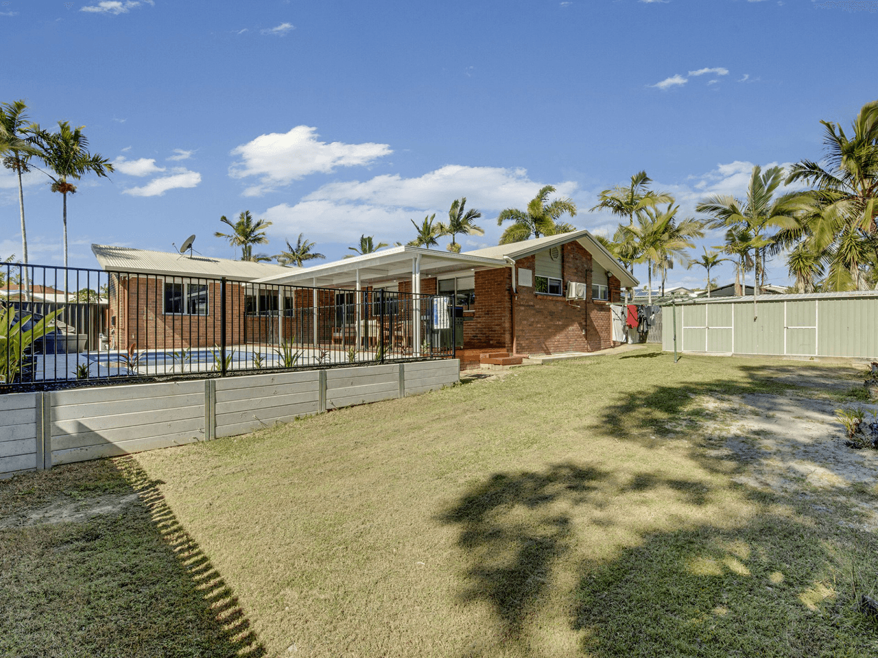 41 Geoffrey Thomas Drive, TANNUM SANDS, QLD 4680