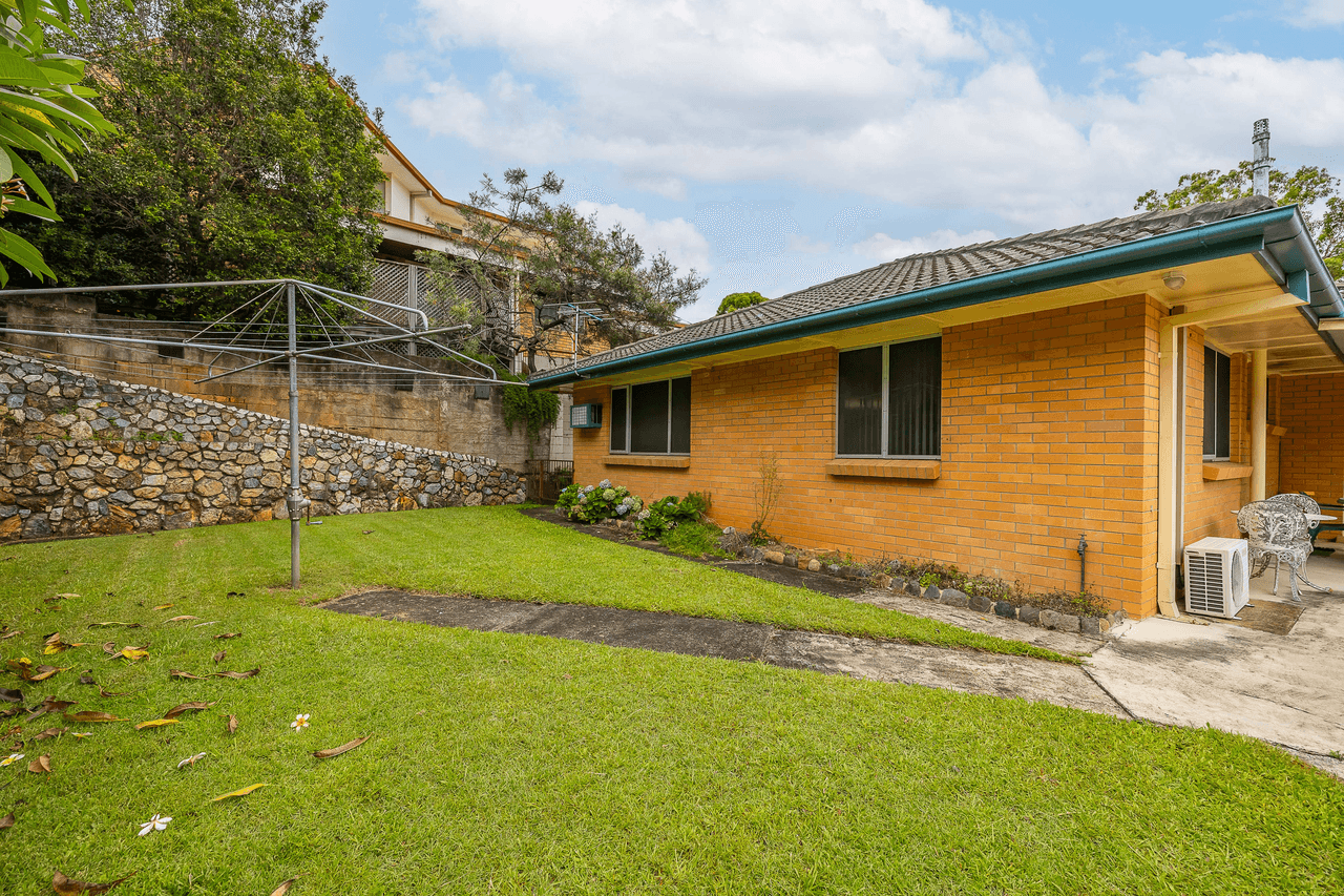 77 Dagmar Street, HOLLAND PARK WEST, QLD 4121