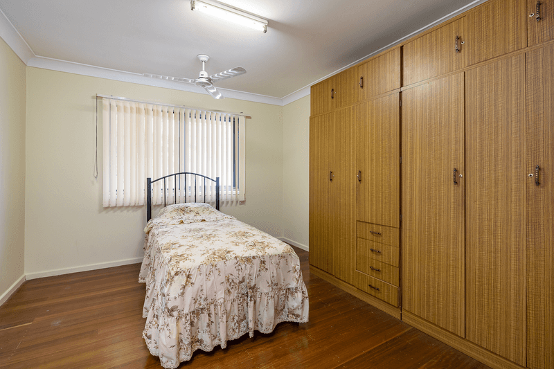 77 Dagmar Street, HOLLAND PARK WEST, QLD 4121