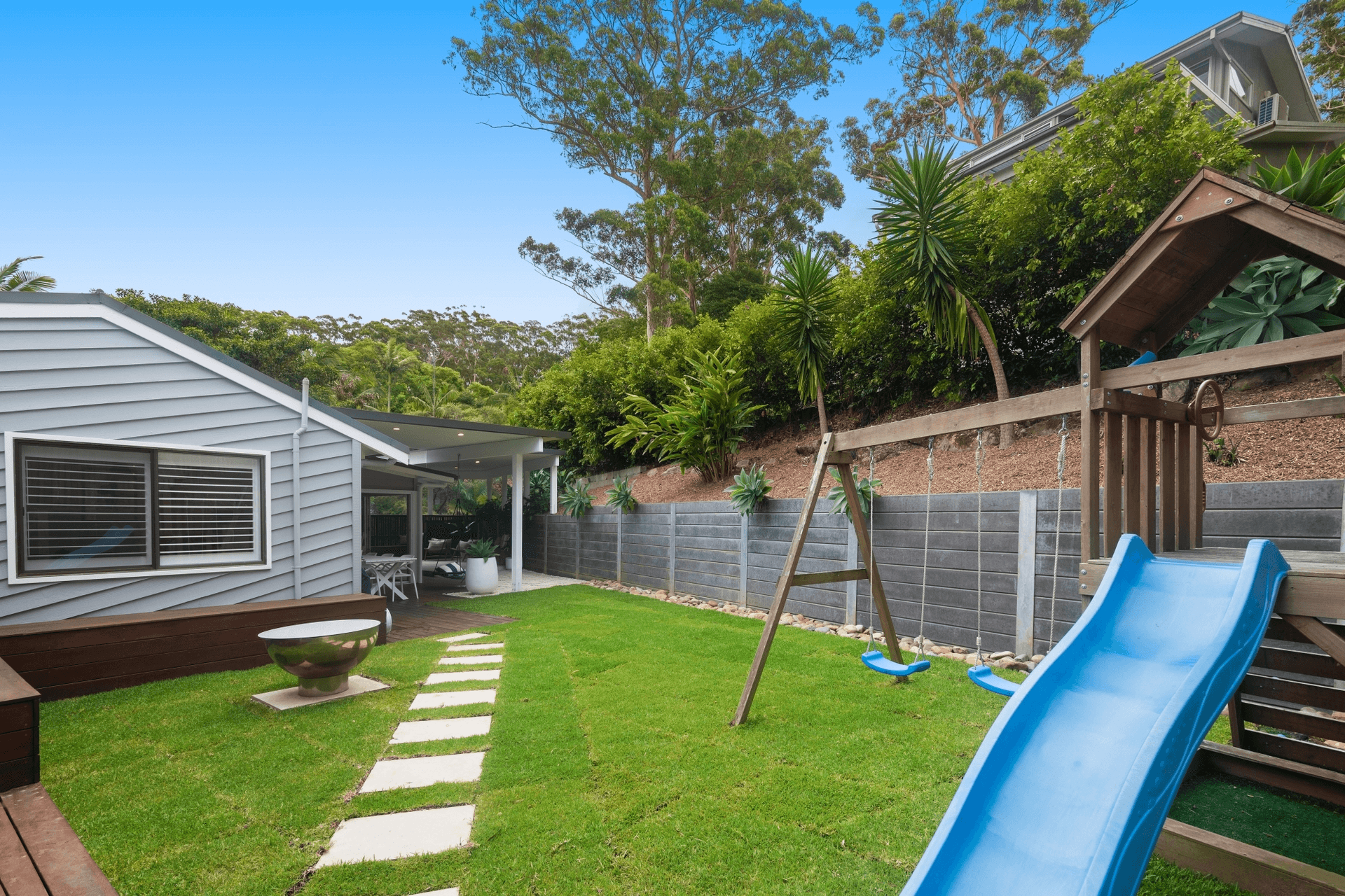 11 Hibiscus Avenue, North Avoca, NSW 2260