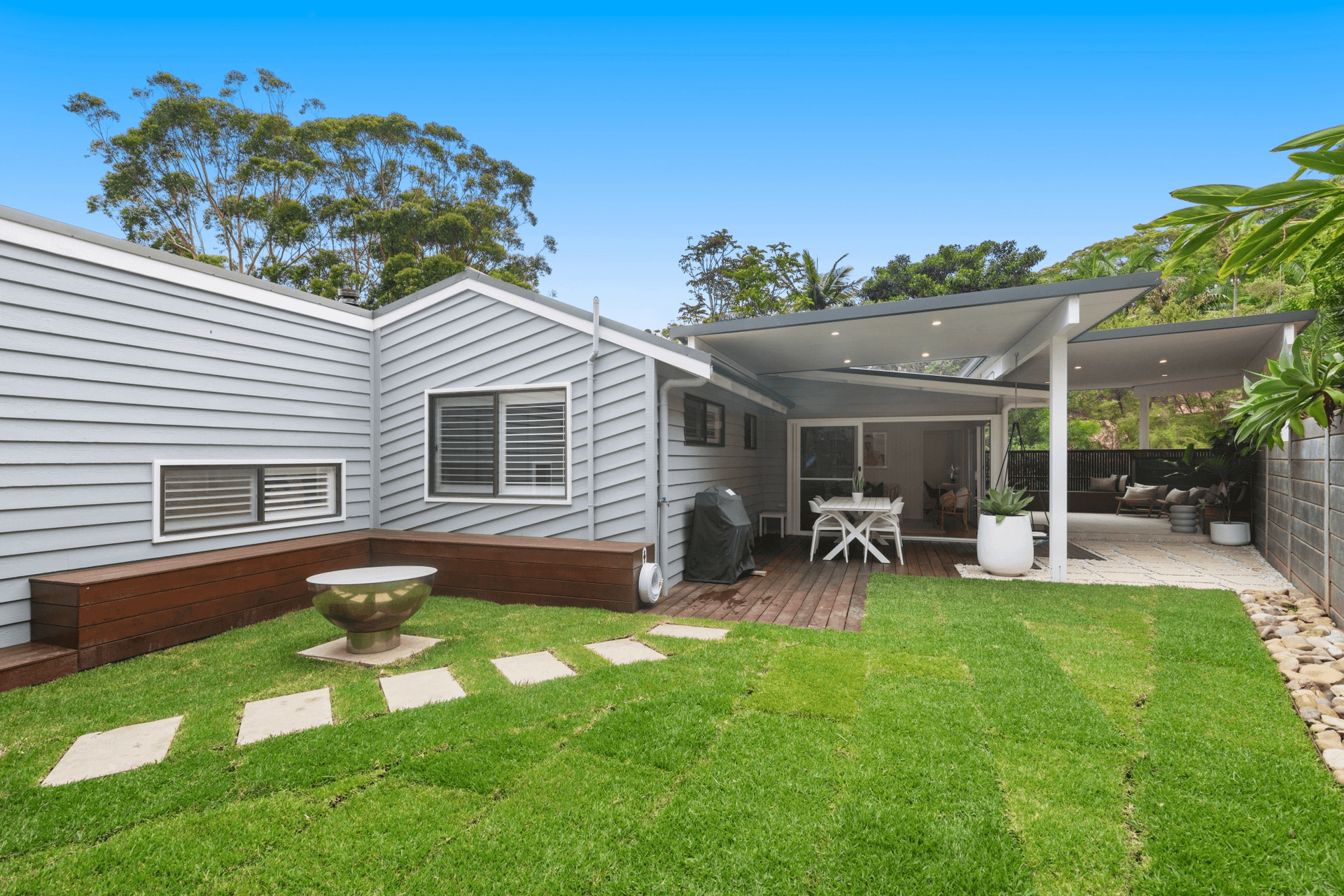 11 Hibiscus Avenue, North Avoca, NSW 2260