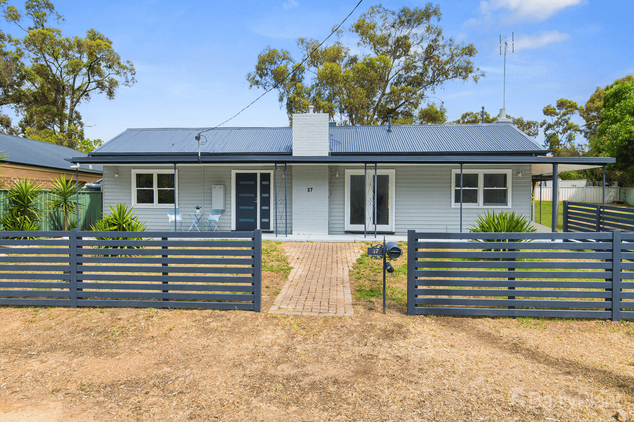 37 Paterson Street, Quarry Hill, VIC 3550