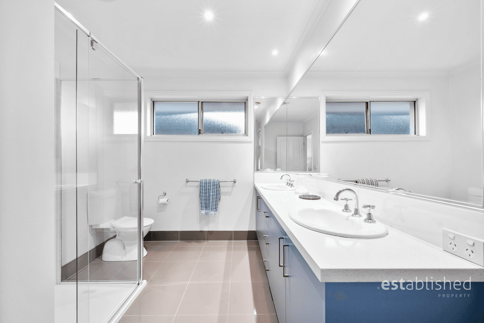 21 The Breezewater, SANCTUARY LAKES, VIC 3030