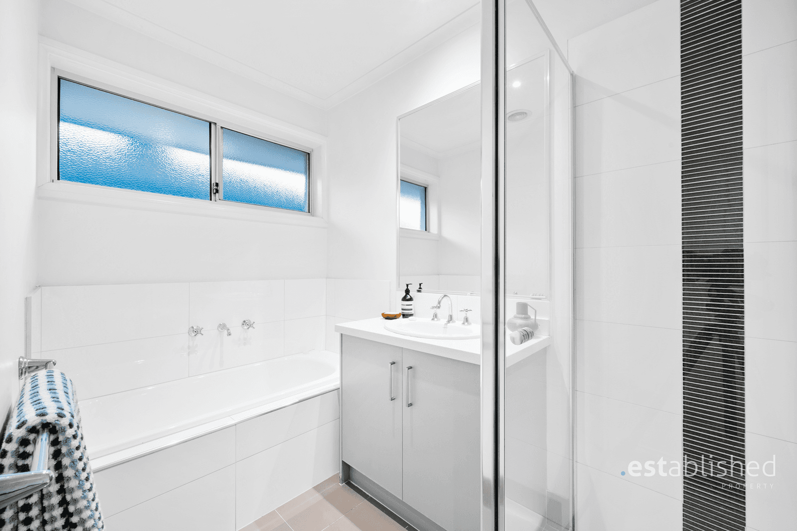 21 The Breezewater, SANCTUARY LAKES, VIC 3030