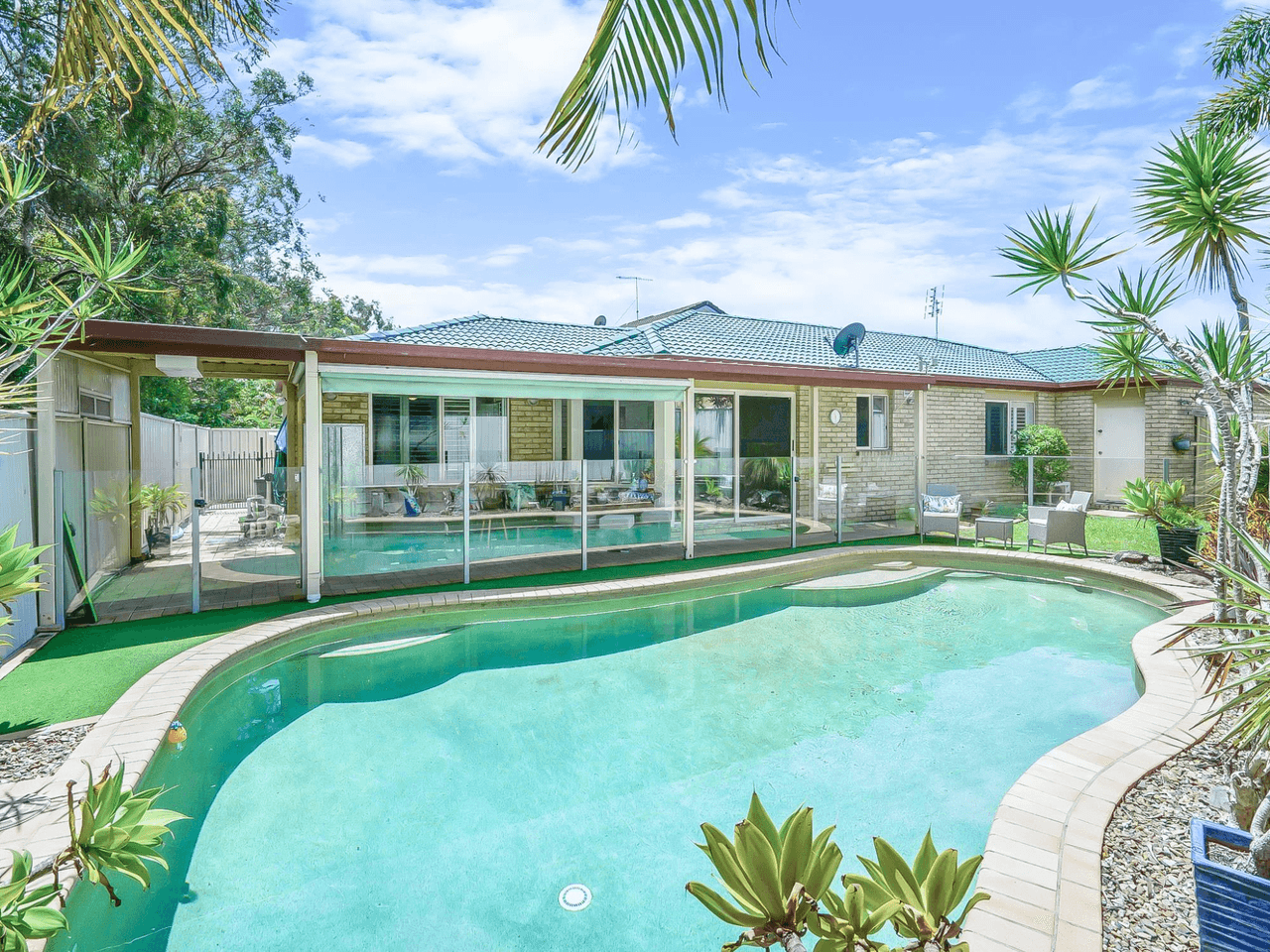 19 Fiddlewood Place, REEDY CREEK, QLD 4227