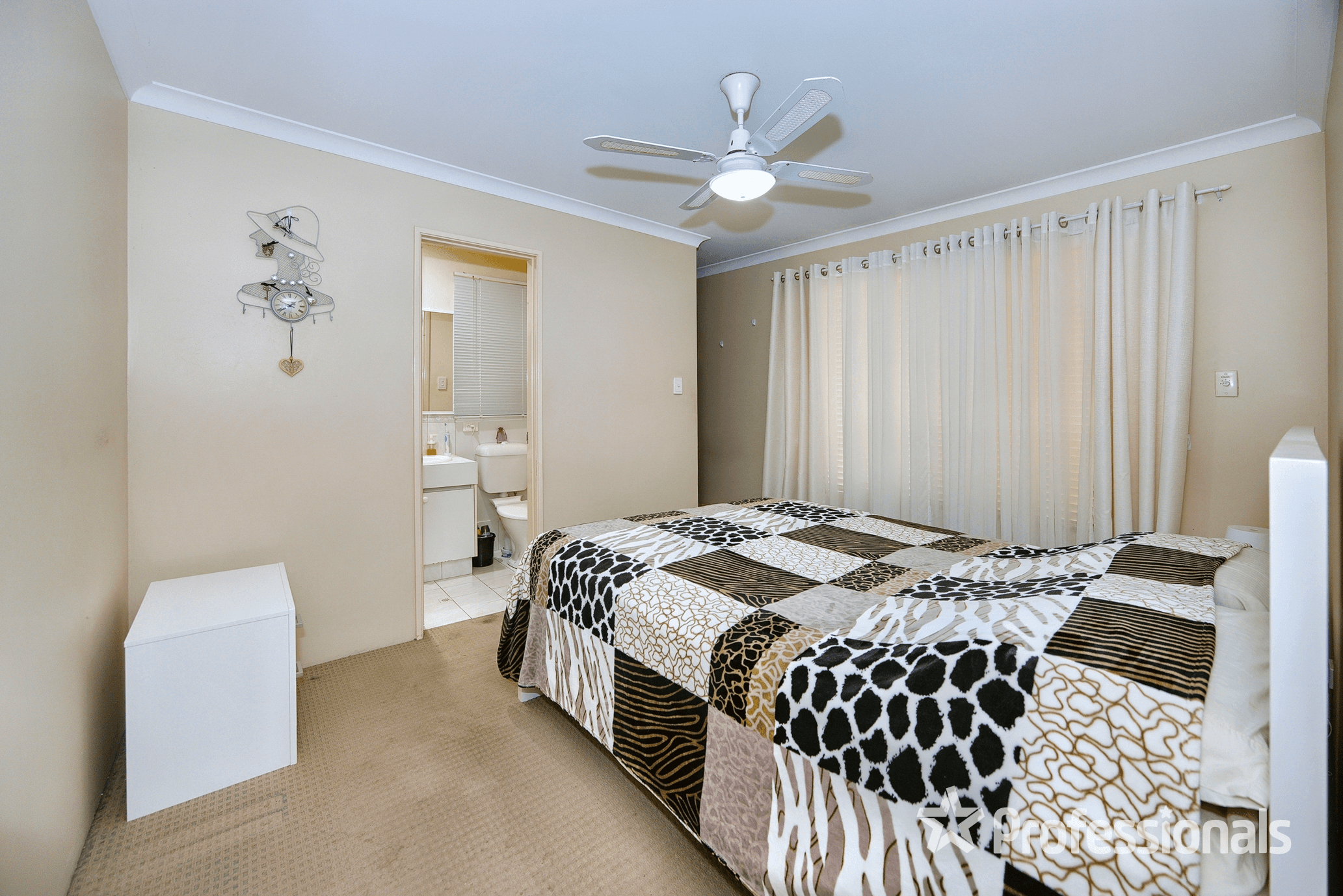 4 Snow Wood Avenue, ELLENBROOK, WA 6069