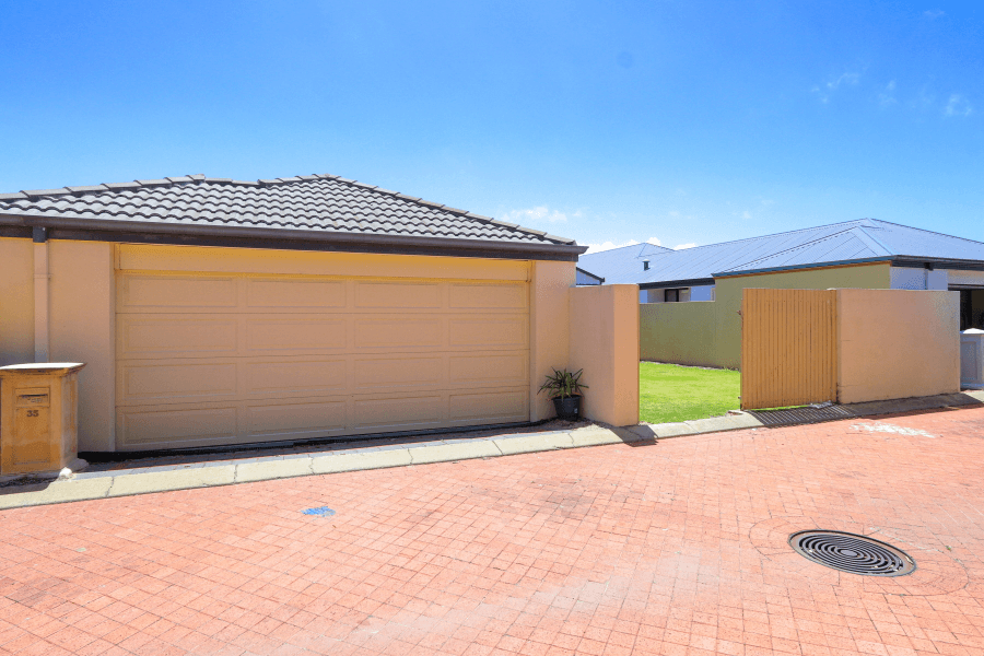 35 Batavia Avenue, Wannanup, WA 6210