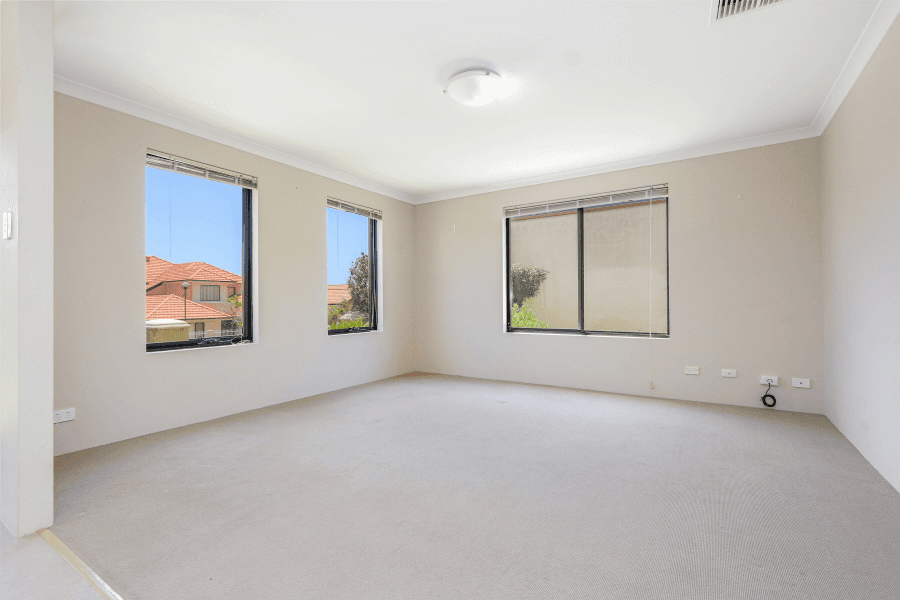 35 Batavia Avenue, Wannanup, WA 6210