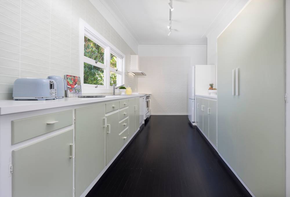 12 Second Avenue, LABRADOR, QLD 4215