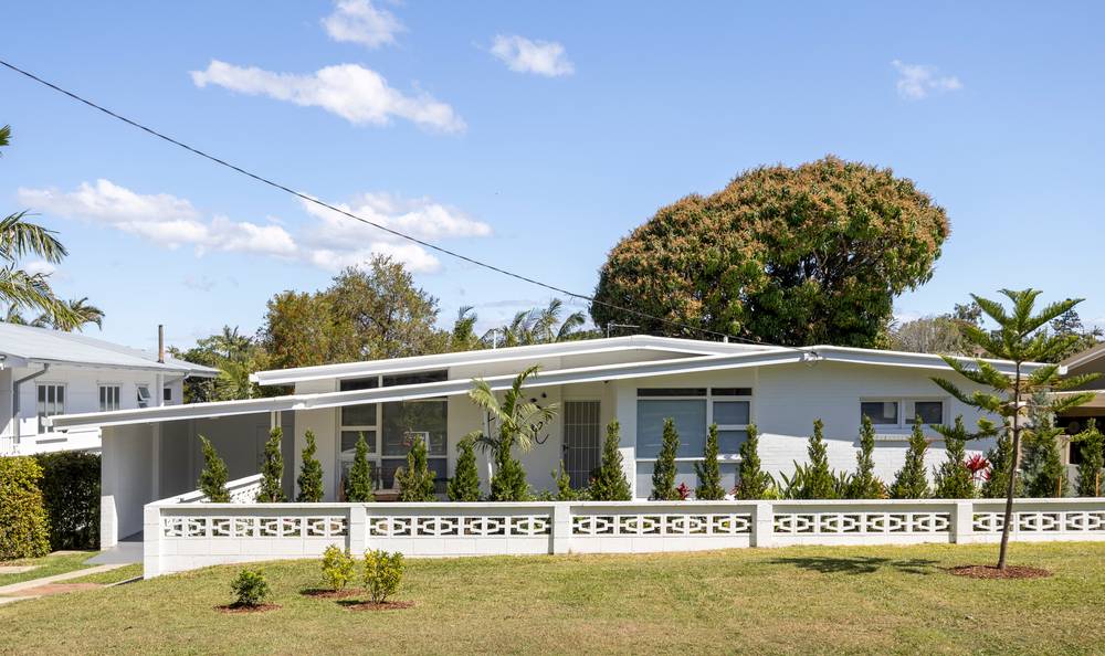 12 Second Avenue, LABRADOR, QLD 4215