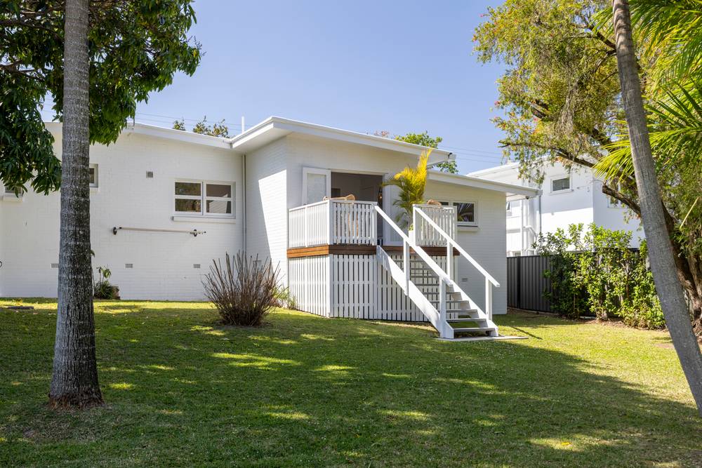 12 Second Avenue, LABRADOR, QLD 4215