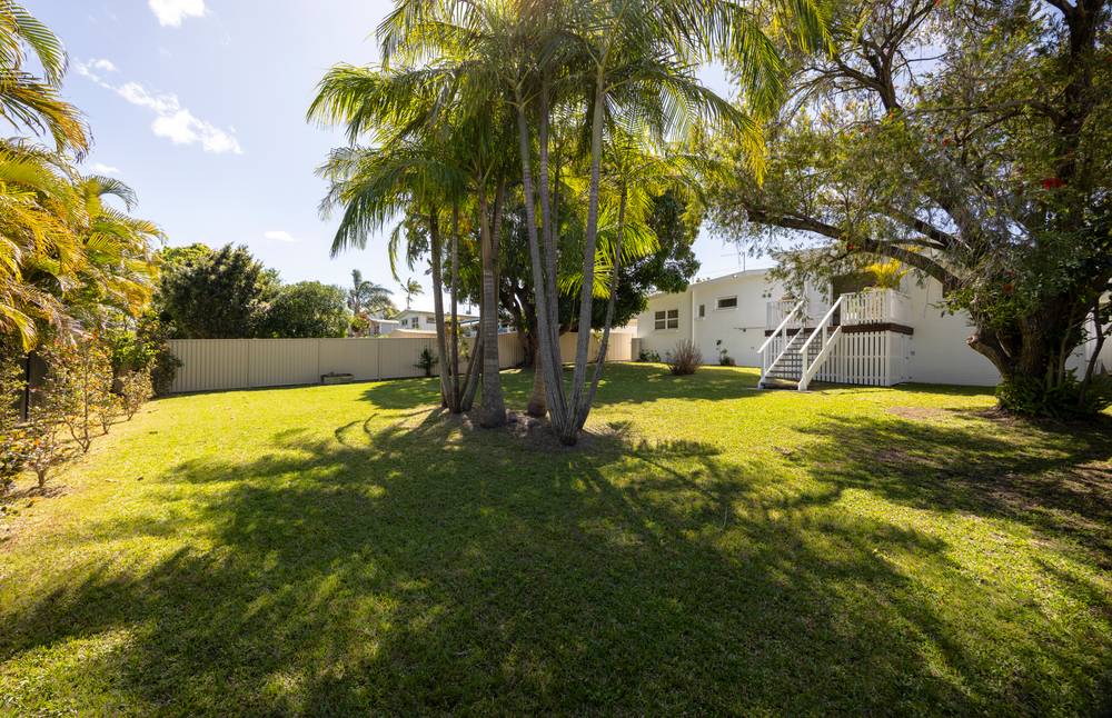 12 Second Avenue, LABRADOR, QLD 4215