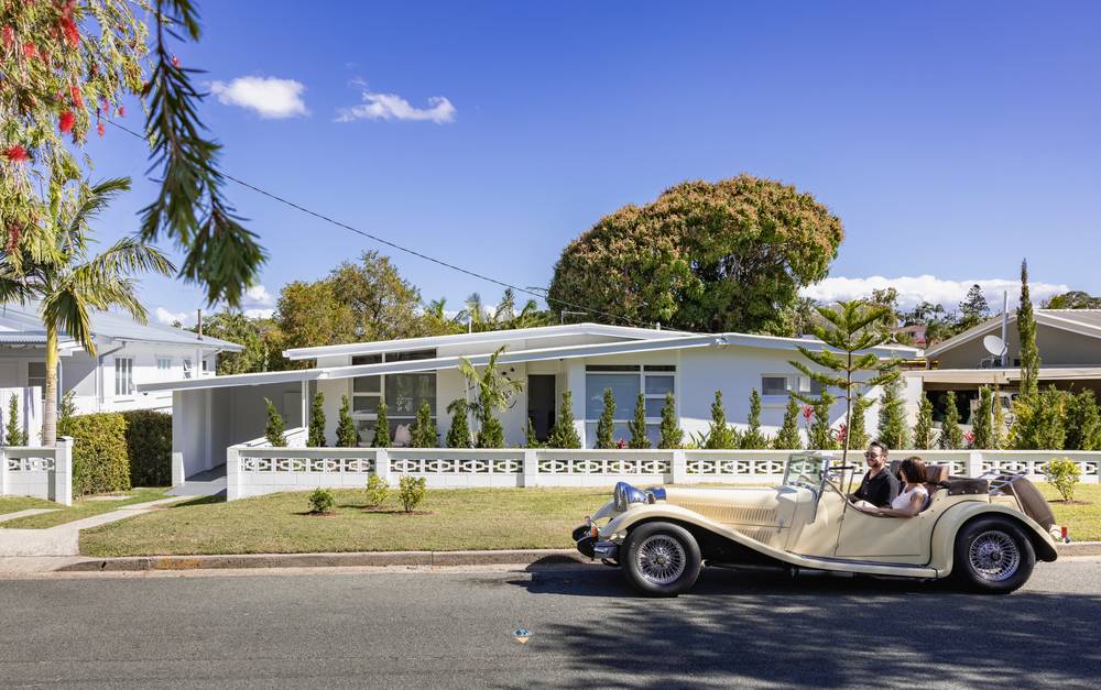 12 Second Avenue, LABRADOR, QLD 4215