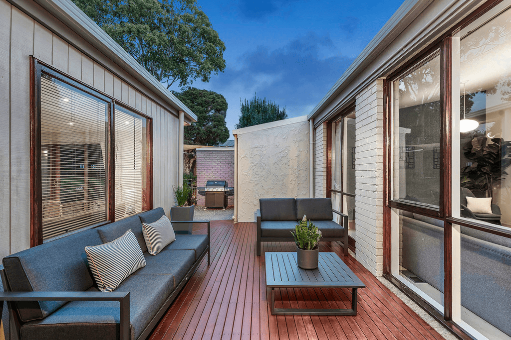 14 St Georges Court, GLEN WAVERLEY, VIC 3150