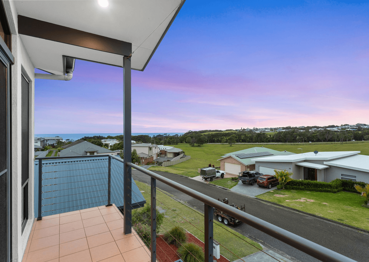 32 Sapphire Parade, DIAMOND BEACH, NSW 2430