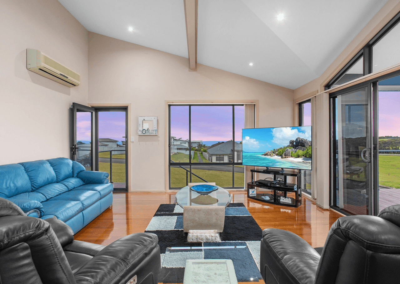 32 Sapphire Parade, DIAMOND BEACH, NSW 2430