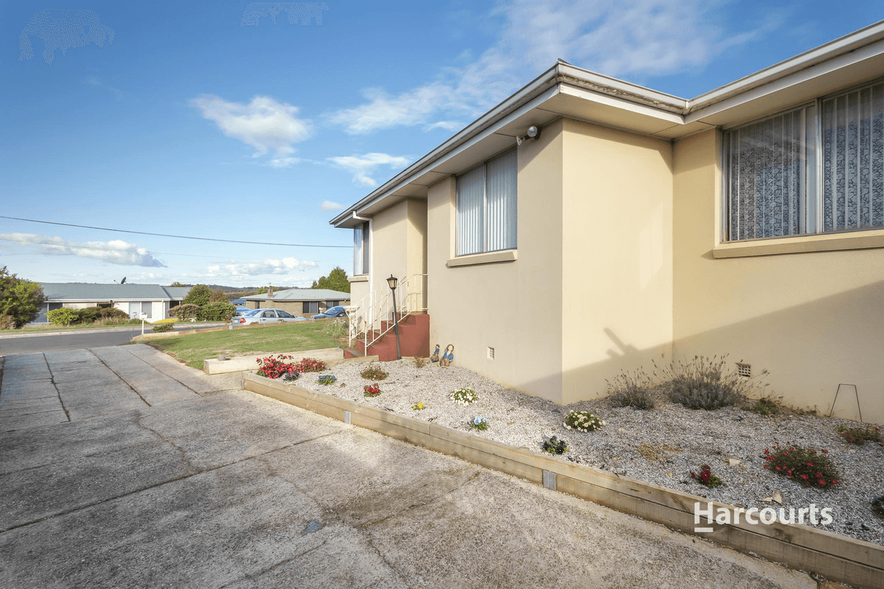 2 Winter Avenue, UPPER BURNIE, TAS 7320