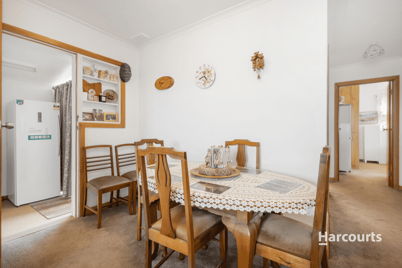 2 Winter Avenue, UPPER BURNIE, TAS 7320
