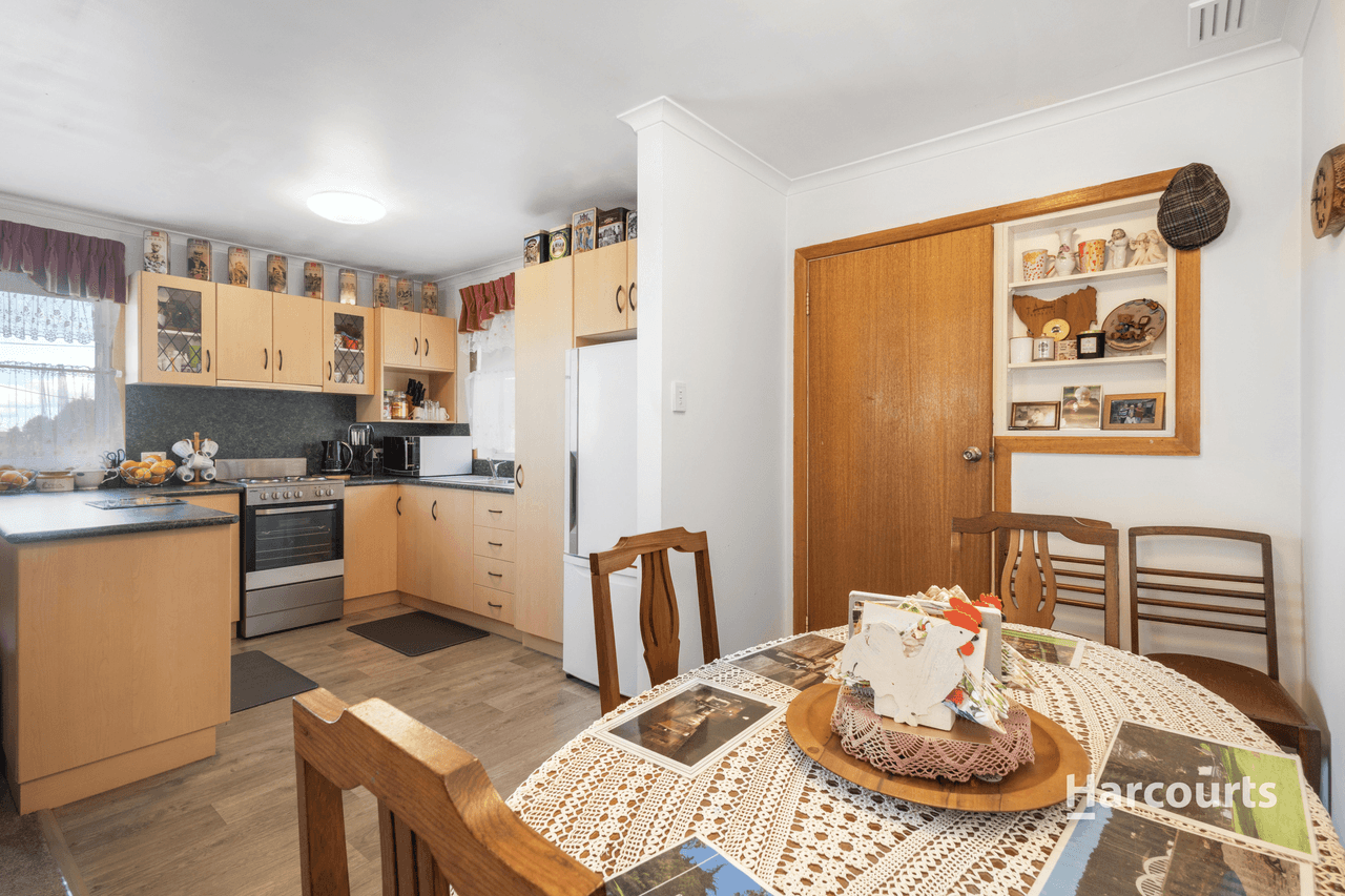 2 Winter Avenue, UPPER BURNIE, TAS 7320