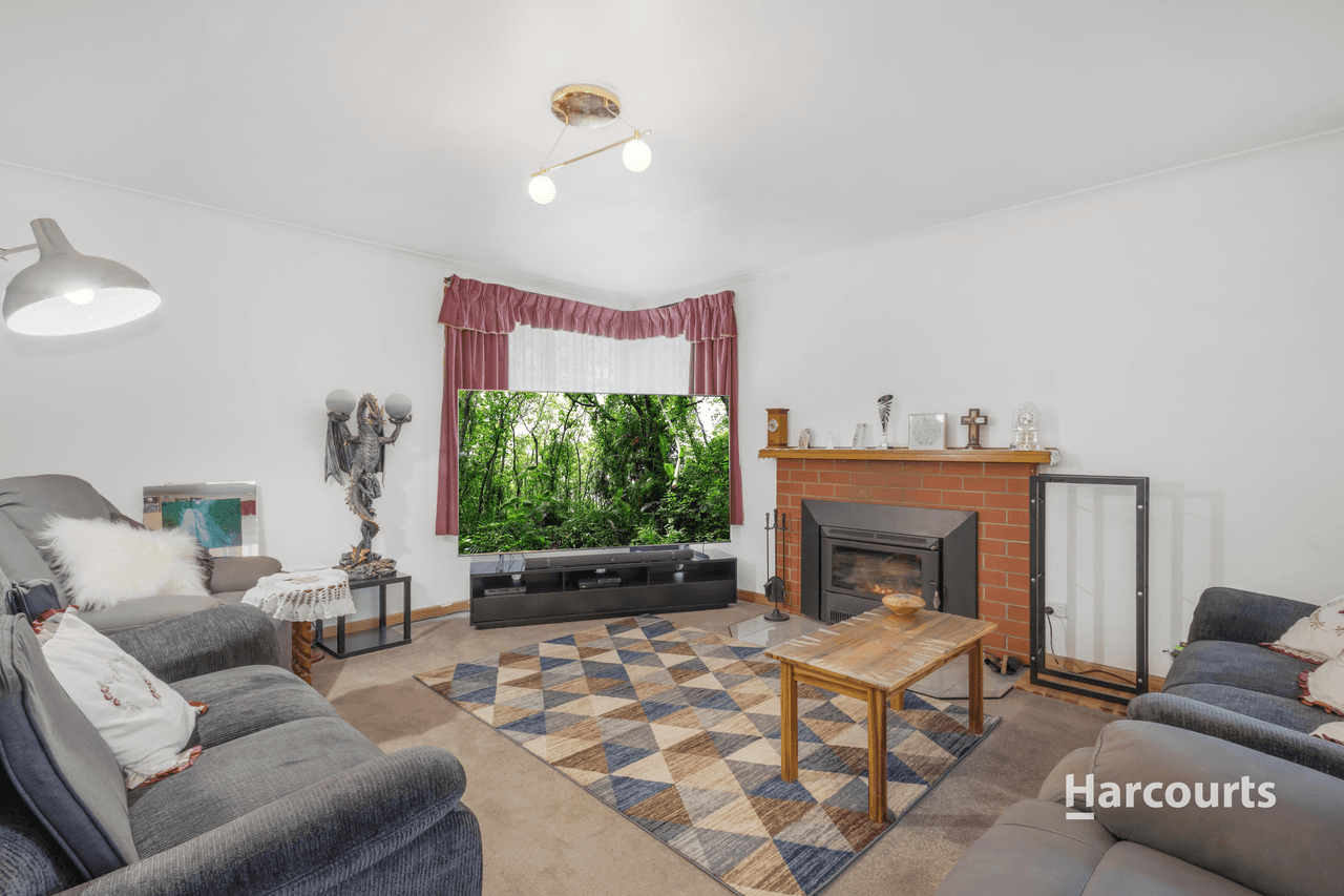 2 Winter Avenue, UPPER BURNIE, TAS 7320