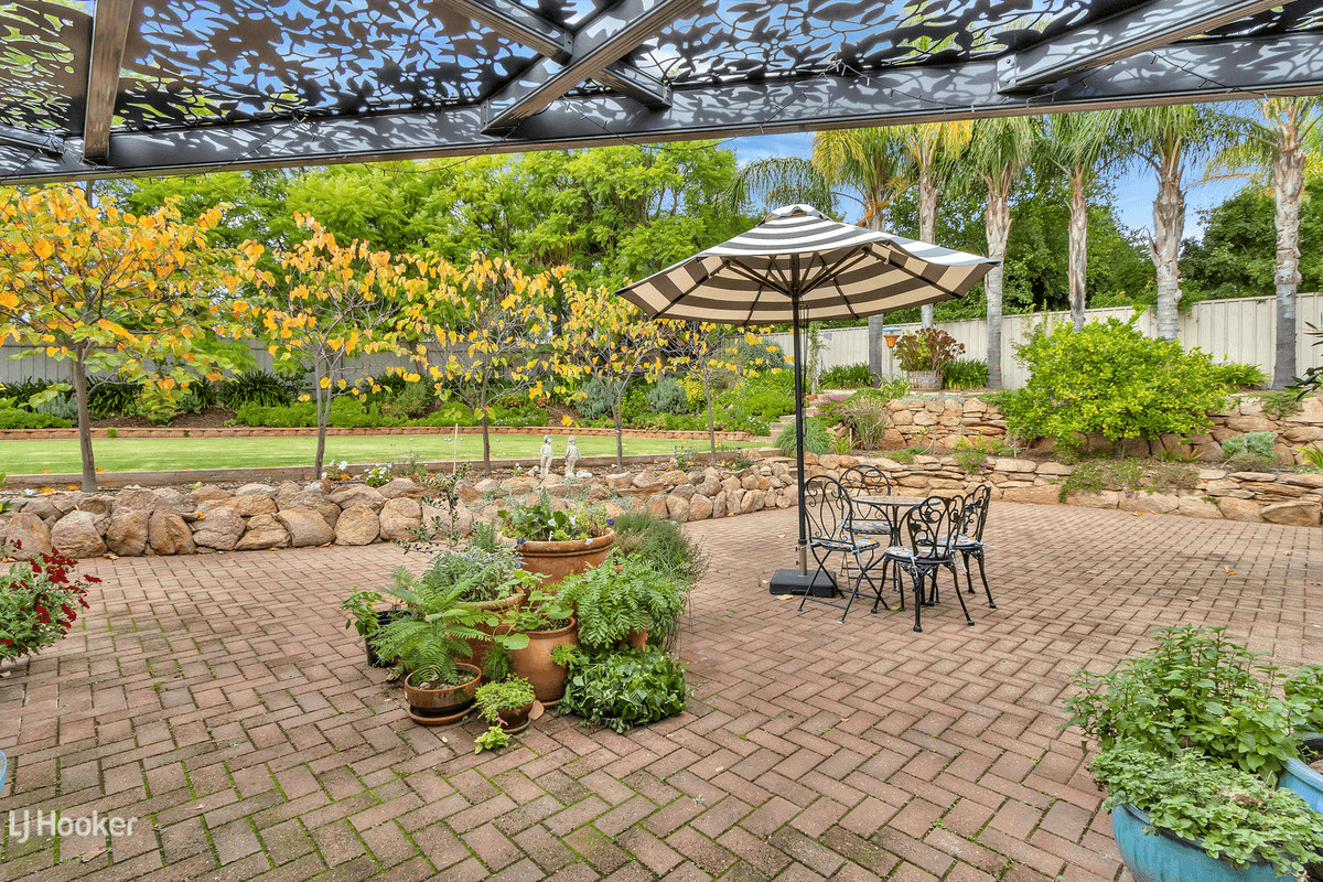 8 Lally Drive, GAWLER EAST, SA 5118