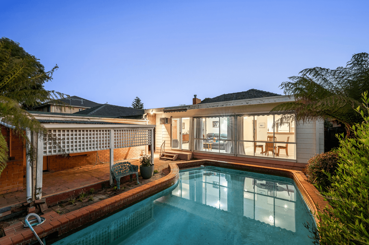 5 Banbury Street, BURWOOD EAST, VIC 3151