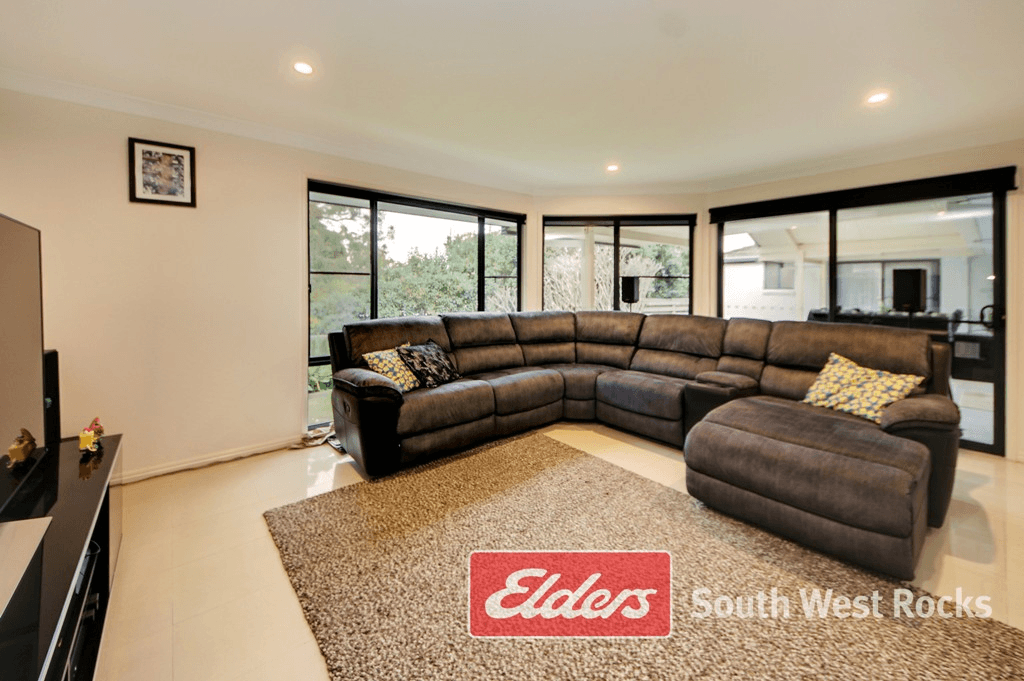 26 RAFFERTY Crescent, SOUTH WEST ROCKS, NSW 2431