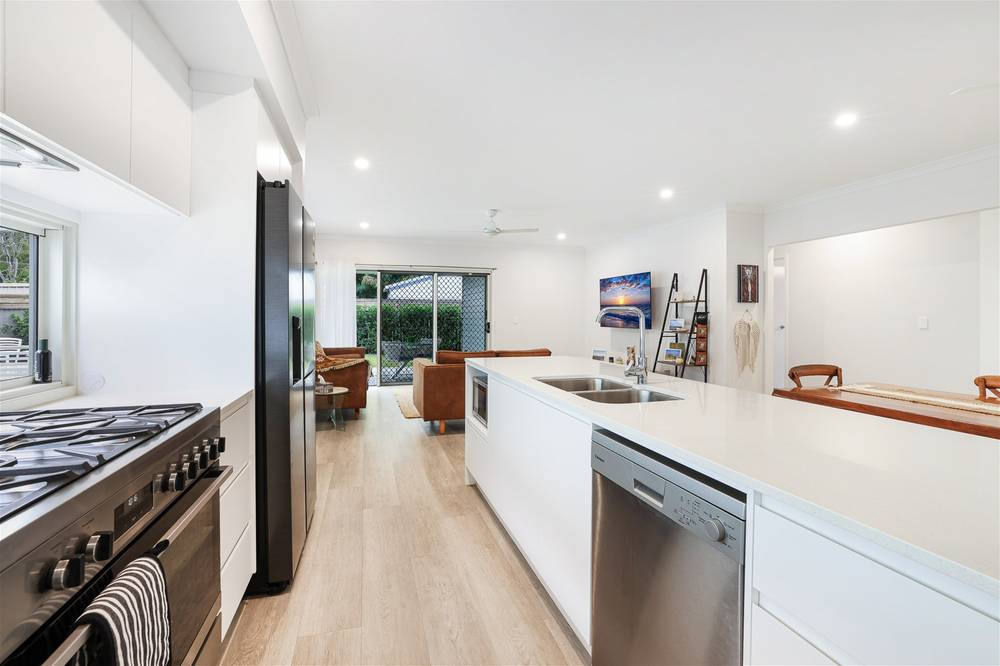 61 Orchid Drive, MOORE PARK BEACH, QLD 4670