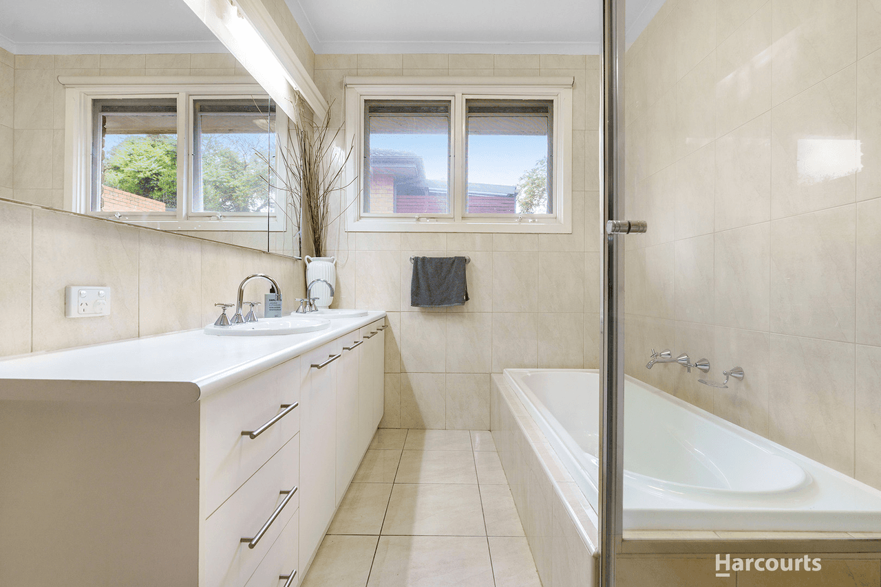 17 Airds Road, TEMPLESTOWE LOWER, VIC 3107