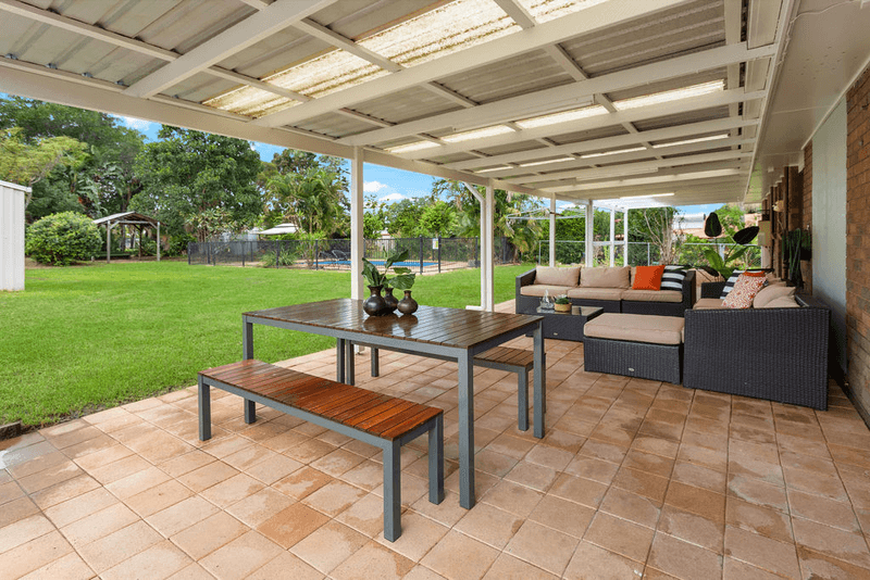 33 Flametree Court, WALLOON, QLD 4306